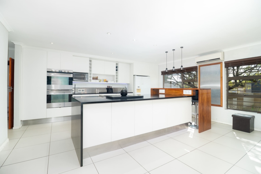 5 Bedroom Property for Sale in Vredekloof Heights Western Cape
